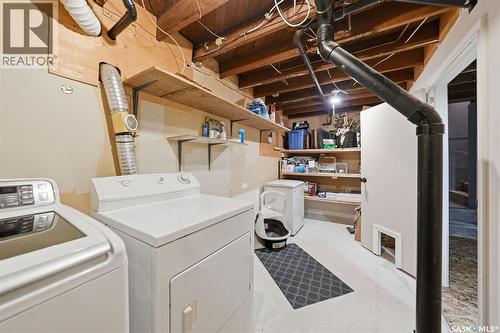 1306 C Avenue N, Saskatoon, SK - Indoor Photo Showing Laundry Room