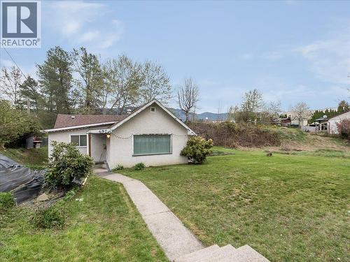 637 9th Avenue  Castlegar, BC V1N 1M5
