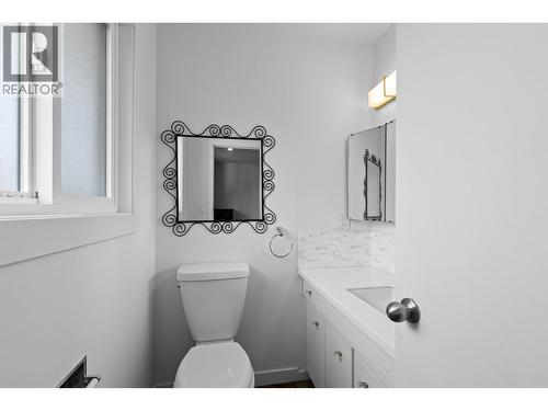 2618 Thacker Drive, West Kelowna, BC - Indoor Photo Showing Bathroom