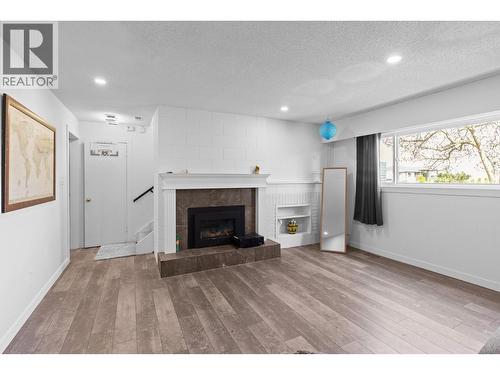 2618 Thacker Drive, West Kelowna, BC - Indoor Photo Showing Living Room With Fireplace