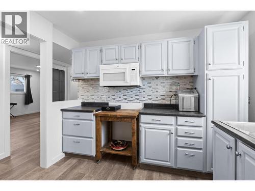 2618 Thacker Drive, West Kelowna, BC - Indoor Photo Showing Kitchen