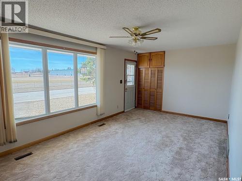 402 Fourth Street, Kipling, SK - Indoor Photo Showing Other Room