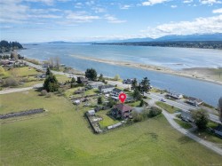 2854 Farm View Rd Courtenay, BC V9N 9C7