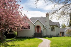 1541 Despard Ave Victoria, BC V8S 1T2