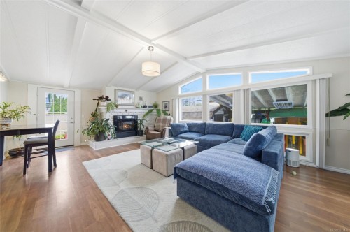 2-124 Cooper Rd, View Royal, BC 
