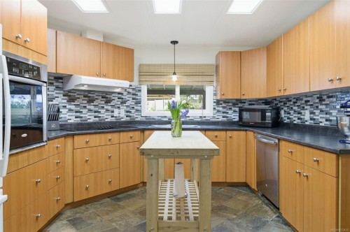2-124 Cooper Rd, View Royal, BC 