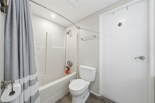 2-124 Cooper Rd, View Royal, BC 