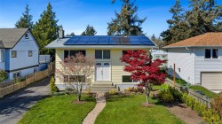1826 Newton St Saanich, BC V8R 2R4