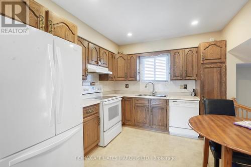 605 Kirkwood Street, Cornwall, ON - Indoor Photo Showing Kitchen With Double Sink