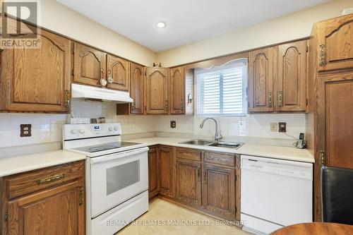 605 Kirkwood Street, Cornwall, ON - Indoor Photo Showing Kitchen With Double Sink