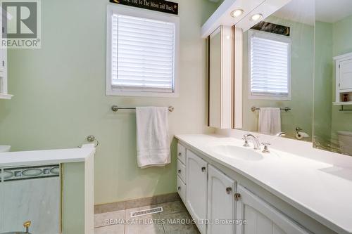 605 Kirkwood Street, Cornwall, ON - Indoor Photo Showing Bathroom