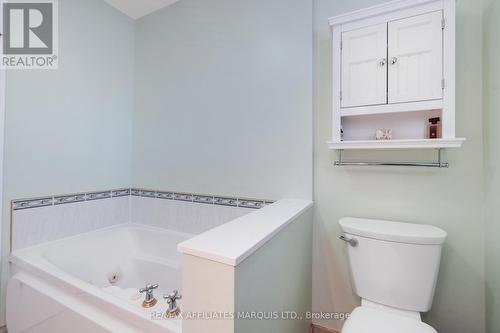 605 Kirkwood Street, Cornwall, ON - Indoor Photo Showing Bathroom