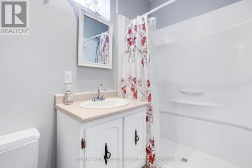 605 Kirkwood Street, Cornwall, ON - Indoor Photo Showing Bathroom