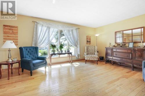 605 Kirkwood Street, Cornwall, ON - Indoor Photo Showing Living Room