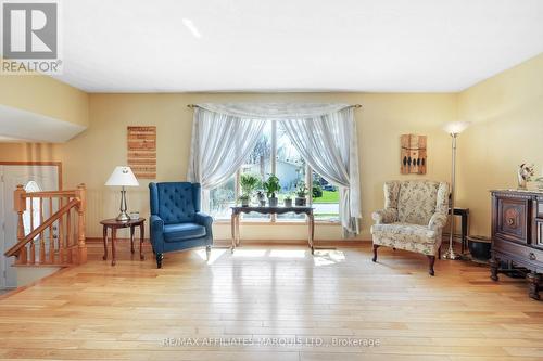 605 Kirkwood Street, Cornwall, ON - Indoor Photo Showing Living Room