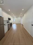 MAIN - 382 LANSDOWNE AVENUE Toronto, ON M6H 3Y3