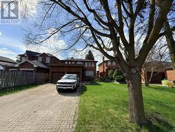 75 SPRUCE AVENUE  Richmond Hill, ON L4C 6V9