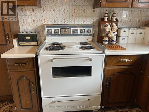 1571 Corkstone Glade, Mississauga, ON - Indoor Photo Showing Kitchen