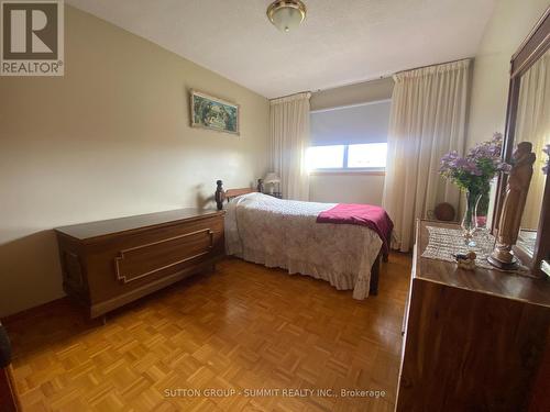 1571 Corkstone Glade, Mississauga, ON - Indoor Photo Showing Bedroom