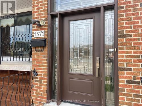 1571 Corkstone Glade, Mississauga, ON - Outdoor With Exterior