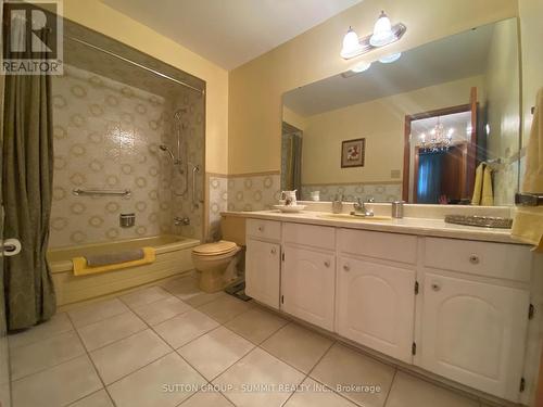 1571 Corkstone Glade, Mississauga, ON - Indoor Photo Showing Bathroom
