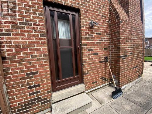 1571 Corkstone Glade, Mississauga, ON - Outdoor