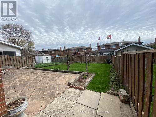 1571 Corkstone Glade, Mississauga, ON - Outdoor