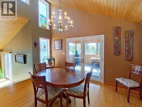 10754 Mariners Way, Powell River, BC - Indoor Photo Showing Dining Room