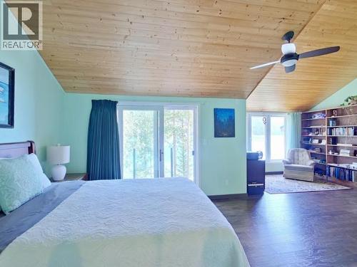 10754 Mariners Way, Powell River, BC - Indoor Photo Showing Bedroom