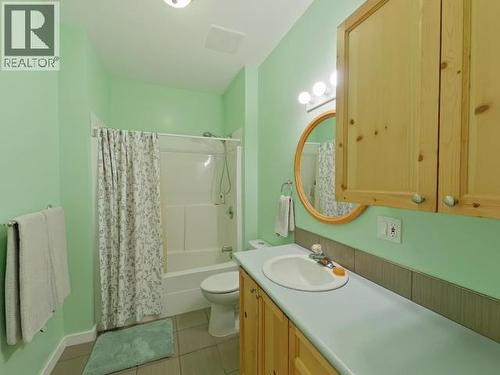 10754 Mariners Way, Powell River, BC - Indoor Photo Showing Bathroom