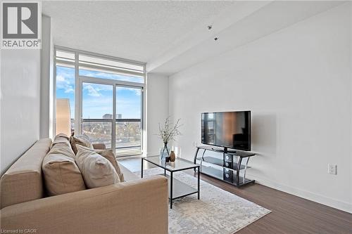 150 Water Street N Unit# 904, Cambridge, ON - Indoor Photo Showing Living Room