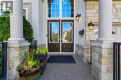 20 LORUPE Court Ancaster, ON L9G 0C8