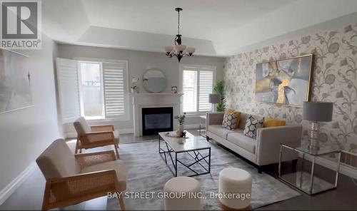 19 FALCON CRESCENT  Barrie, ON L4N 0Y9