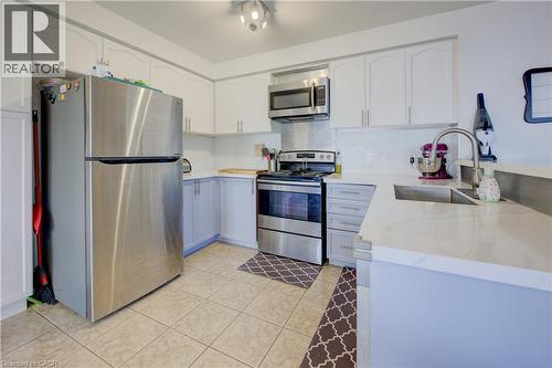 12 Bugdale Drive, Cambridge, ON - Indoor Photo Showing Kitchen