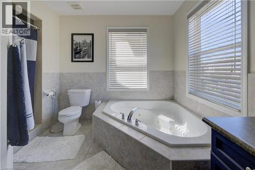12 Bugdale Drive, Cambridge, ON - Indoor Photo Showing Bathroom