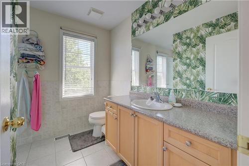 12 Bugdale Drive, Cambridge, ON - Indoor Photo Showing Bathroom