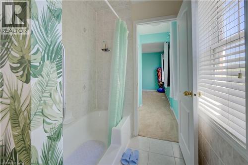 12 Bugdale Drive, Cambridge, ON - Indoor Photo Showing Bathroom