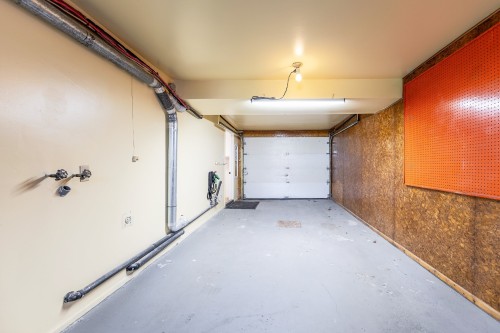 Garage - 6015 Av. Baffin, Brossard, QC - Indoor Photo Showing Garage