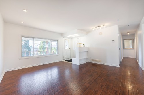 Salon - 6015 Av. Baffin, Brossard, QC - Indoor Photo Showing Other Room