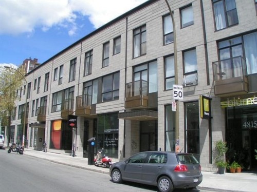 Front of Structure - 208A-4821 Boul. St-Laurent, Montréal (Le Plateau-Mont-Royal), QC - Outdoor With Facade