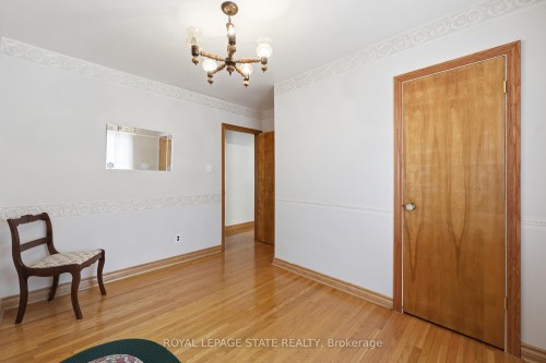 37 Central Park Avenue, Hamilton, ON - Indoor Photo Showing Other Room