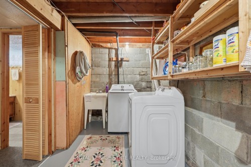 37 Central Park Avenue, Hamilton, ON - Indoor Photo Showing Laundry Room