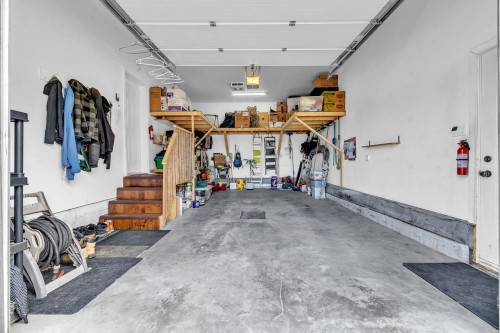 Garage - 40 Ch. Des Échassiers, Val-Des-Monts, QC - Indoor Photo Showing Garage