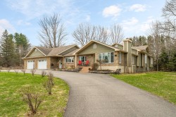 70 Ch. Southière  Magog, QC J1X 0P1