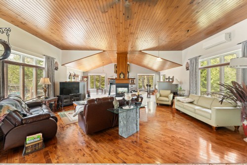 Salon - 70 Ch. Southière, Magog, QC - Indoor Photo Showing Living Room With Fireplace