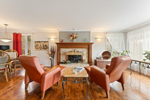 Salon - 70 Ch. Southière, Magog, QC - Indoor Photo Showing Living Room With Fireplace
