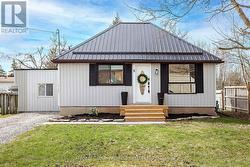 8 MARY STREET W Kawartha Lakes (Omemee), ON K0L 2W0