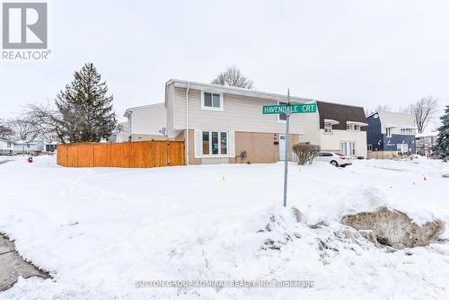 4 HARDCASTLE COURT  Brampton, ON L6S 2A9