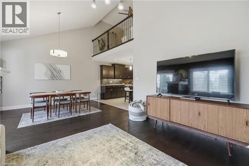7 Gibson Place Unit# 26, St. Catharines, ON - Indoor Photo Showing Living Room