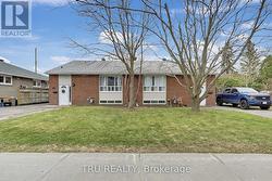 2428-2430 IRIS STREET  Ottawa, ON K2C 2C6